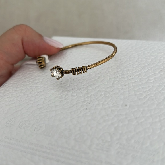 Dio(r)evolution Bracelet Set - Picture 5 of 12